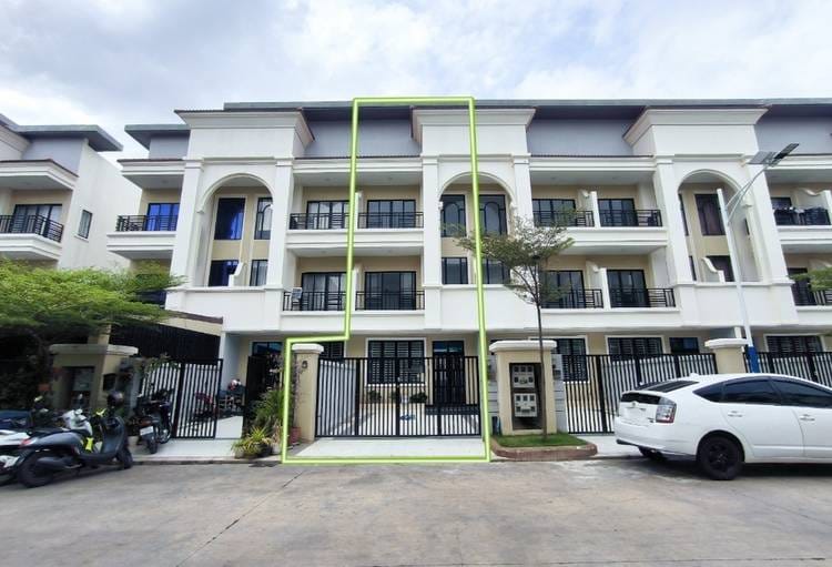 Nirouth, Chbar Ampov, Phnom Penhの連棟住宅売り物件