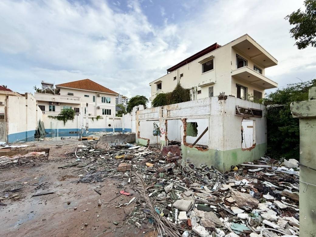 Lot À louer de 1,447 m² de terrain pour $3,183