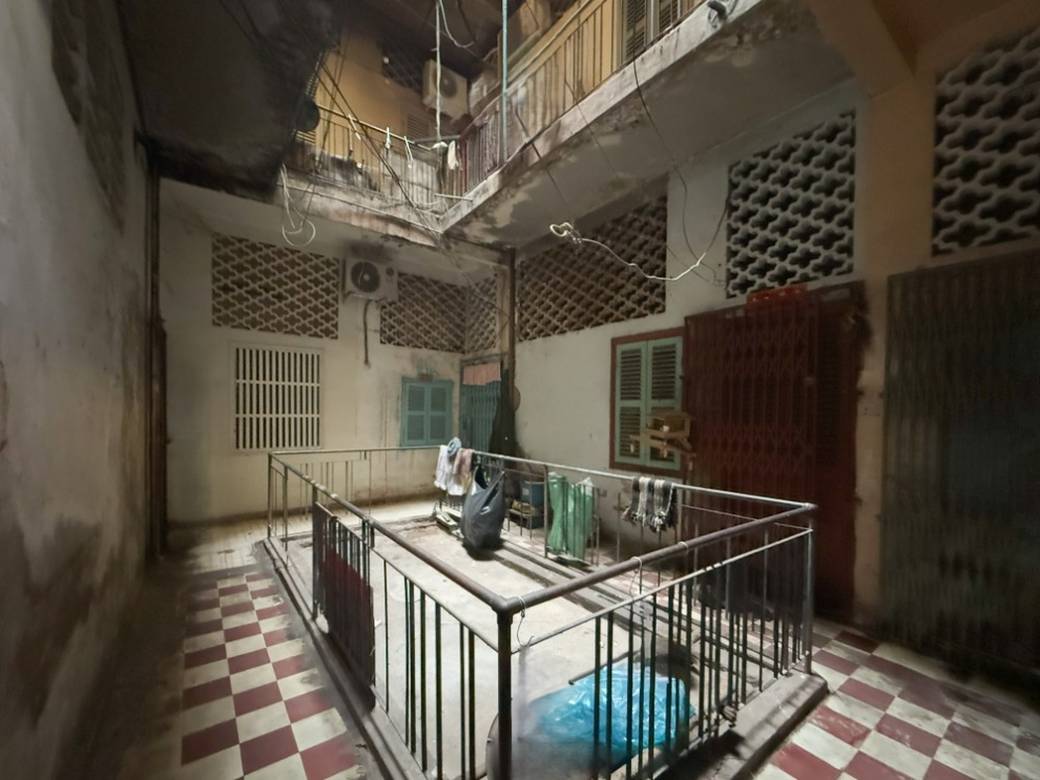 $80,000 Flat House