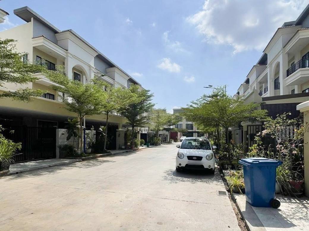 119.6 sqm Land Size Link House For Sale