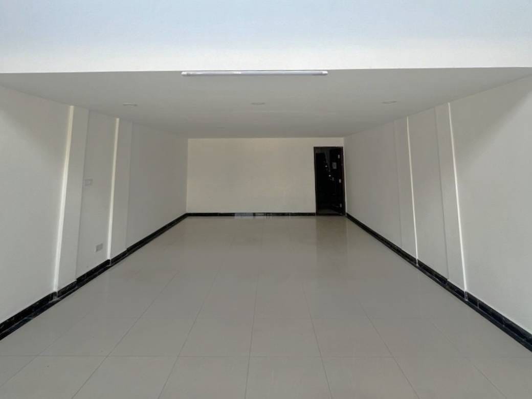 $2,200 Shophouse