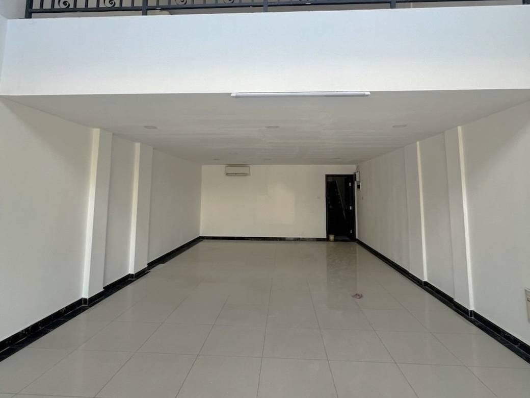 Shophouse K pronájmu in Srah Chak, Daun Penh, Phnom Penh