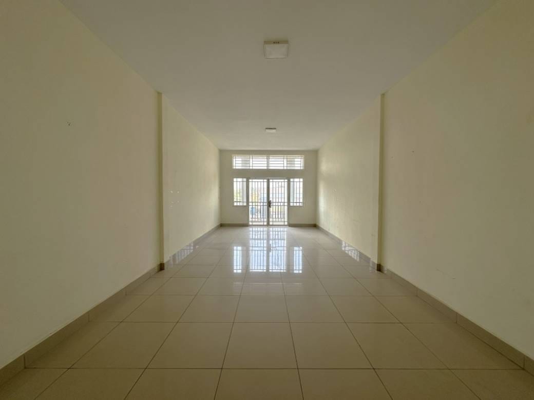 $1,200 Shophouse