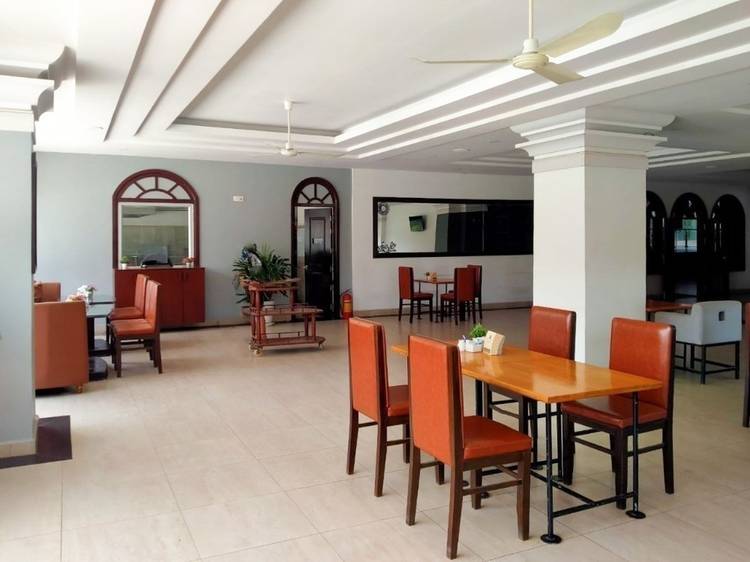 CommercialShophouse สำหรับเช่า ใน Chroy Changvar, Phnom Penh