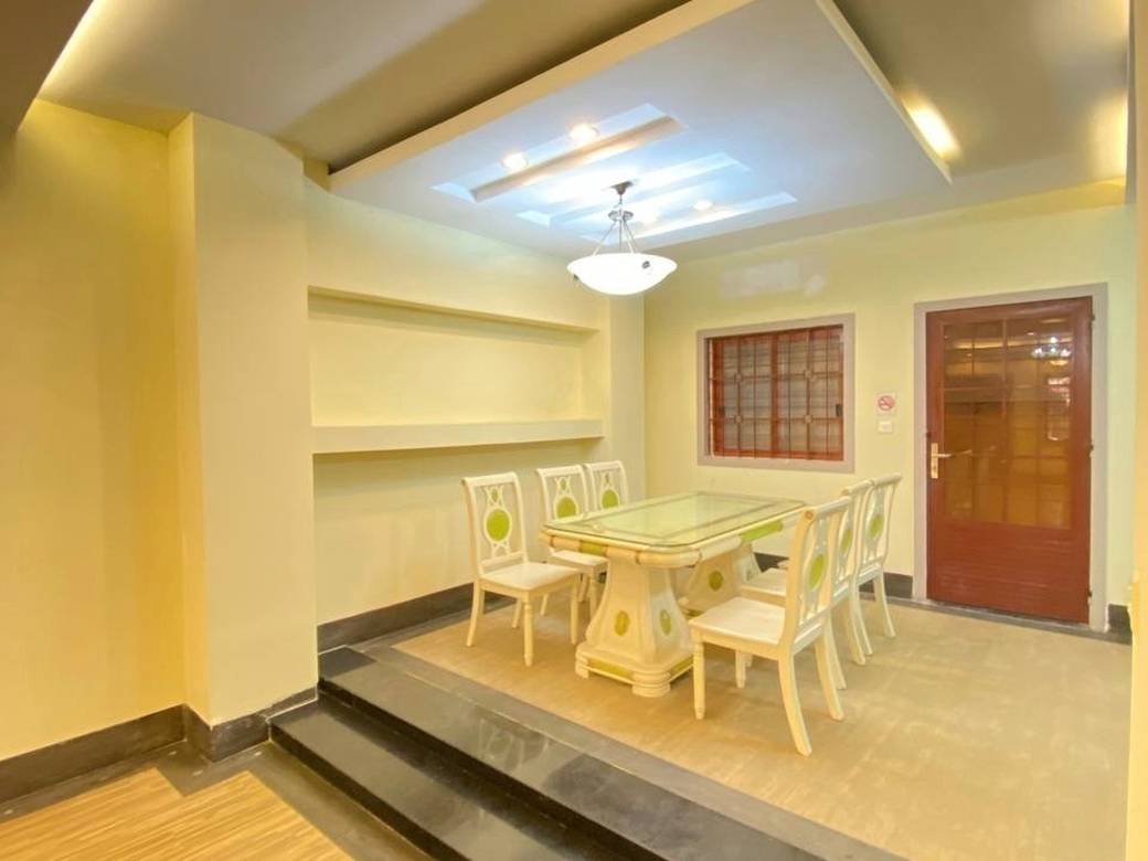 Chroy Changvar双子别墅出售，价格$260,000