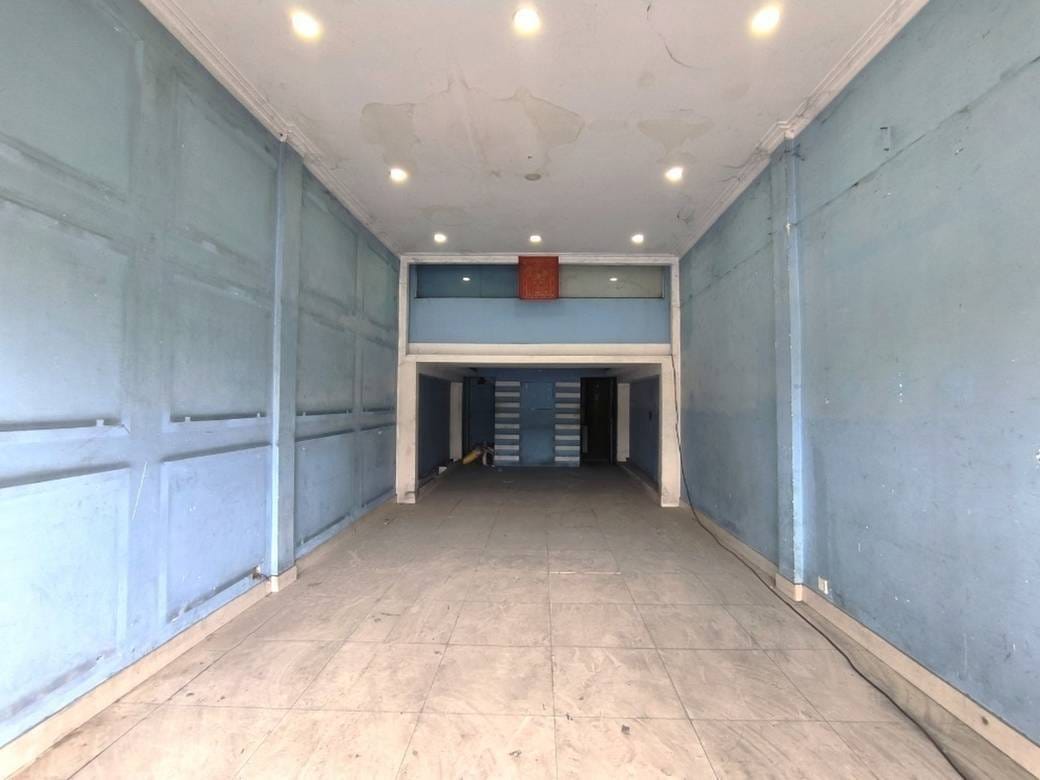 80 sqm Land Size Shophouse K pronájmu