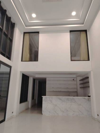 $1,200 Shophouse