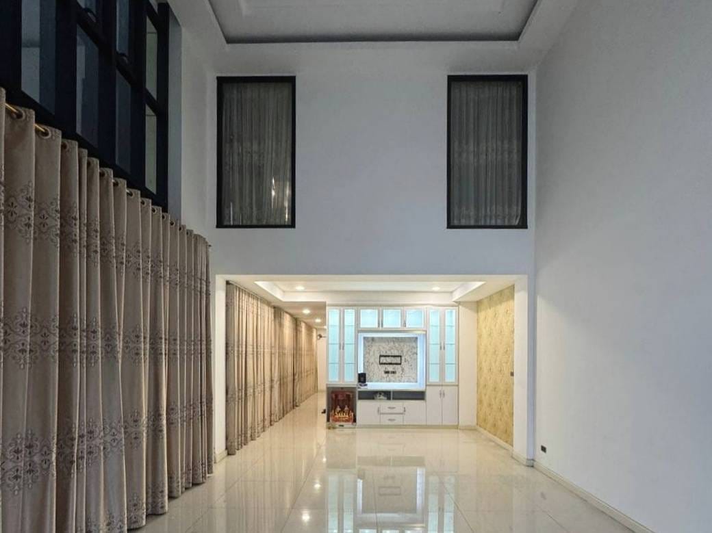 Shophouse K pronájmu in Sen Sok $1,500