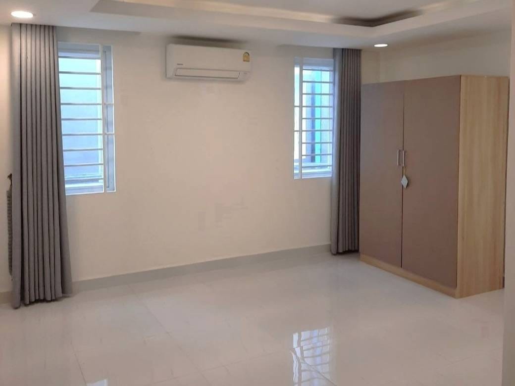 5卧室店屋出租，价格$600