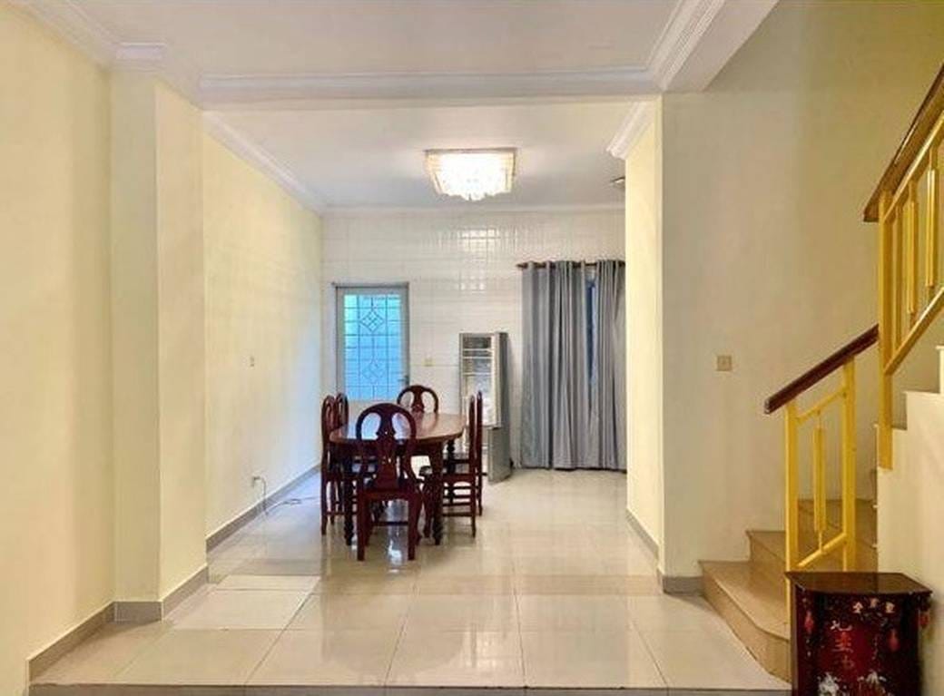 Řadový dům K pronájmu in Tonle Bassac, Chamkarmon, Phnom Penh