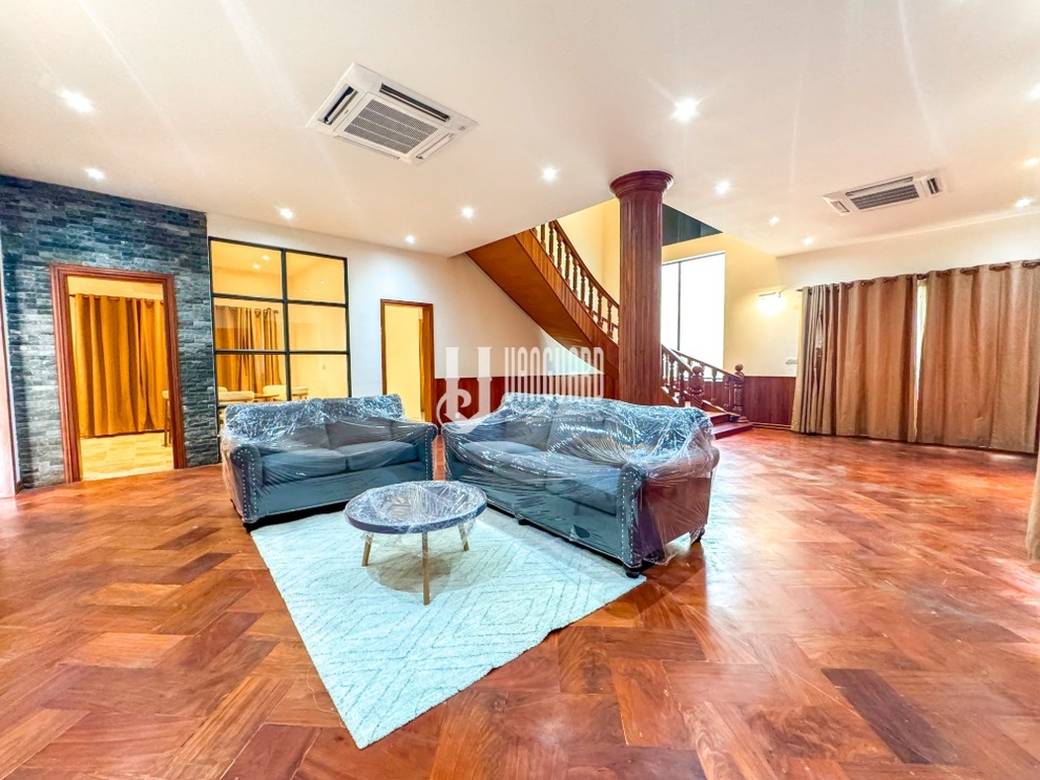 Villa For Rent in Boeung Kak 2, Toul Kork, Phnom Penh