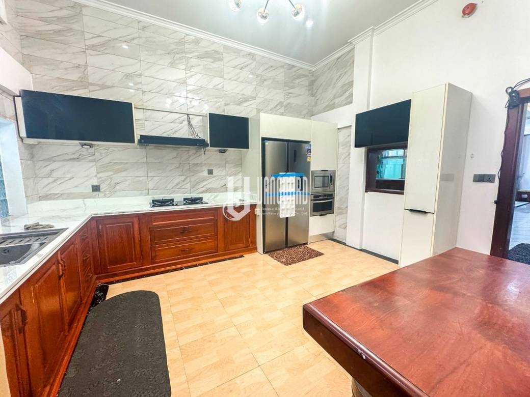 $7,000 Vila