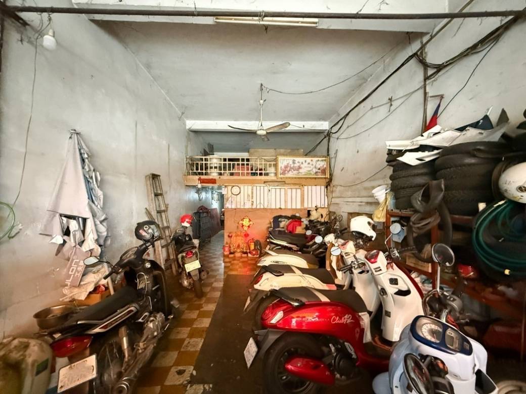 店屋出售，位于乌亚西1分区, 马卡拉区, 金边