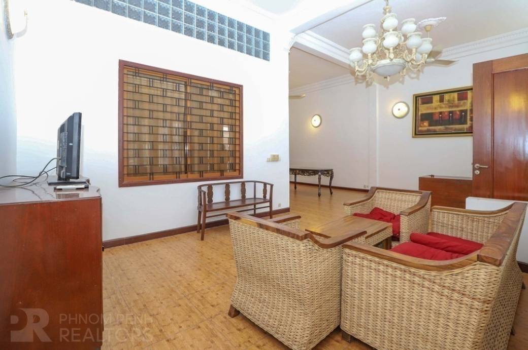 100 sqm Land Size House and lot K pronájmu
