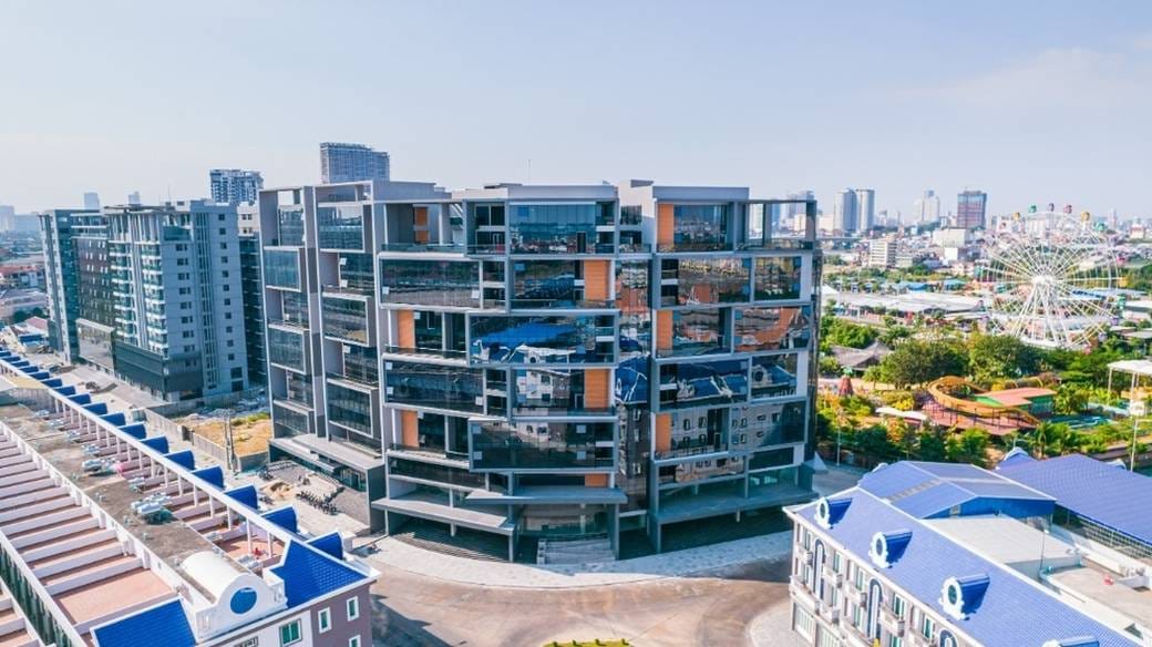 6,000 sqm Living Size Здание Для Продажи in Chroy Changvar
