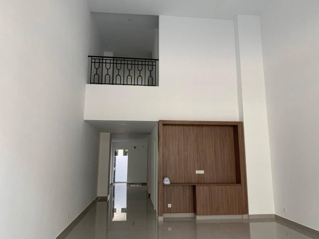 $700,000 Maison-boutique