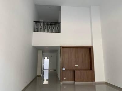 $700,000 Maison-boutique