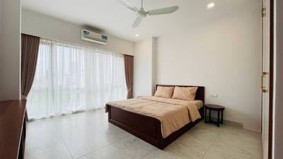 $950 Condo