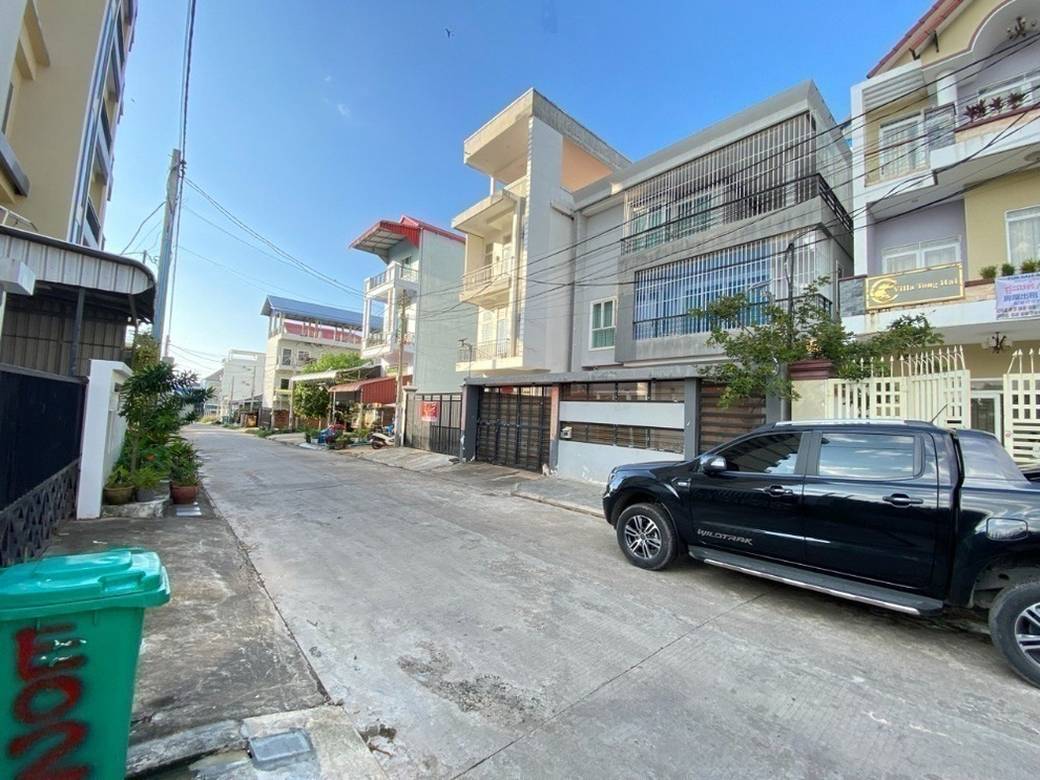 House and lot สำหรับขาย พร้อมที่จอดรถ 2 คัน