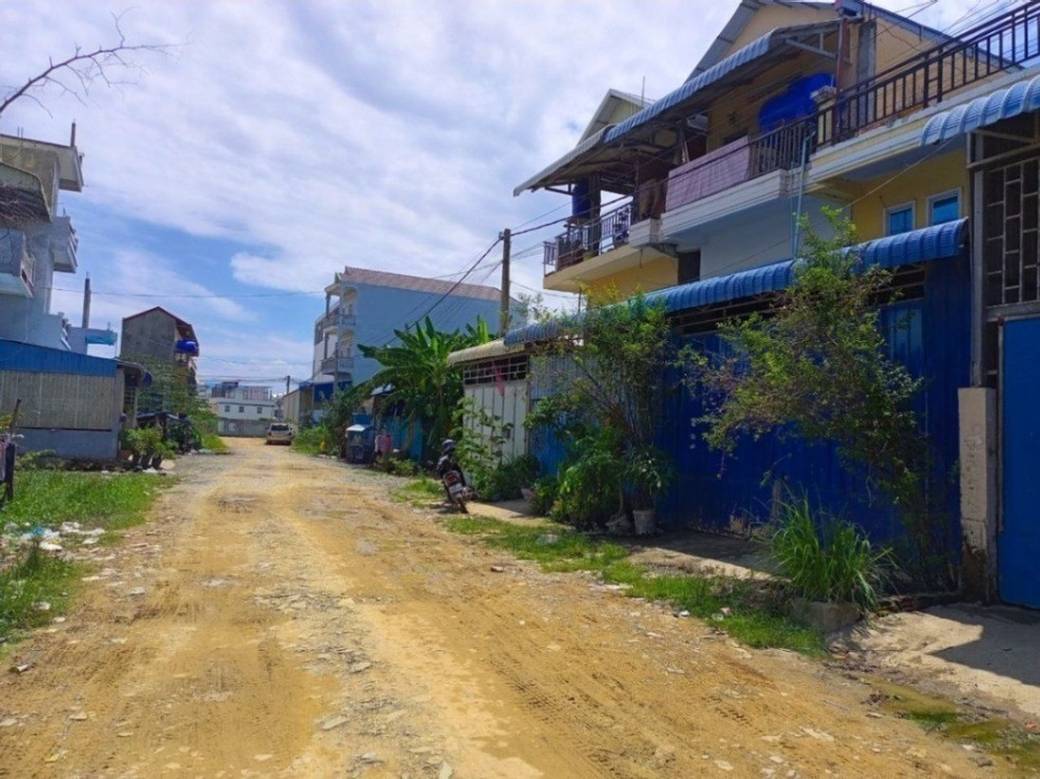排屋出售，位于Samraong Kraom县, 普森芷区, 金边