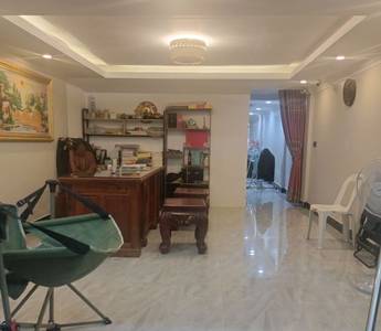 $80,000 Flat House