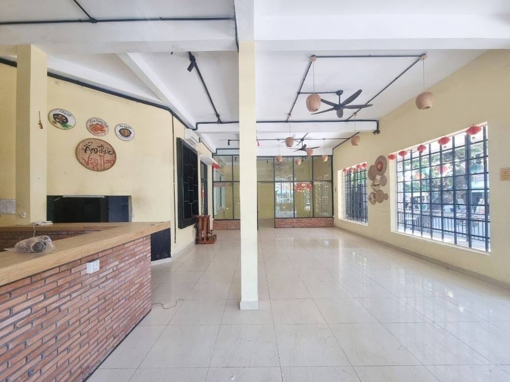 ร้านอาหาร สำหรับเช่า ใน Daun Penh $3,000