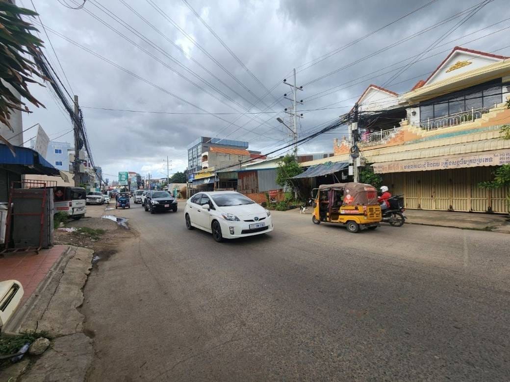 Meanchey140平方米使用面积House and lot出售