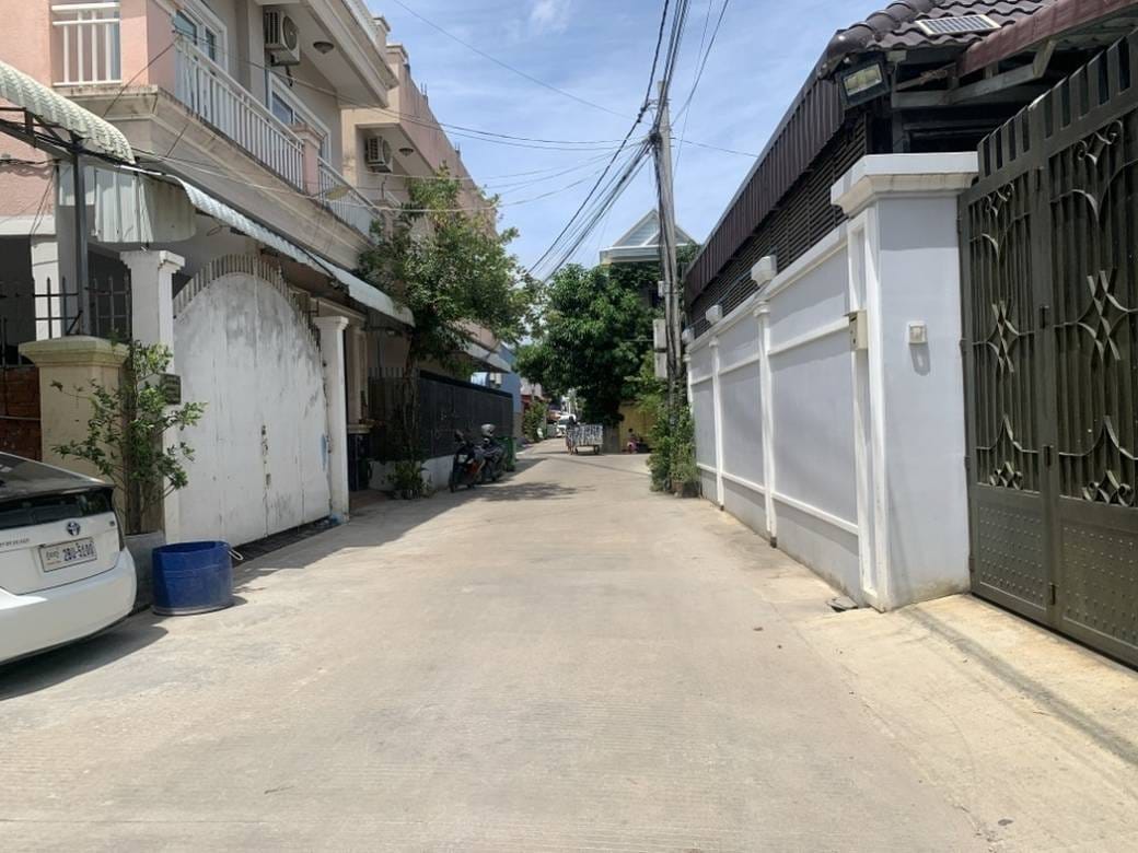 แฟลตเฮ้าส์ สำหรับขาย พื้นที่ใช้สอย 84 ตร.ม. ใน Por Sen Chey