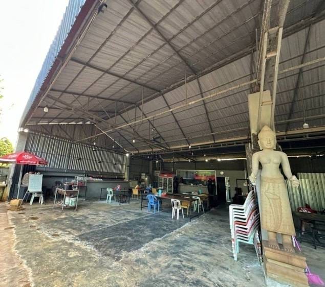 595 sqm Land Size Warehouse For Sale