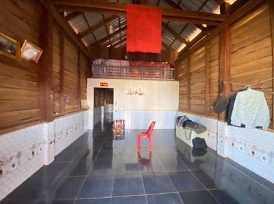 300 sqm Land Size House and lot Na prodej