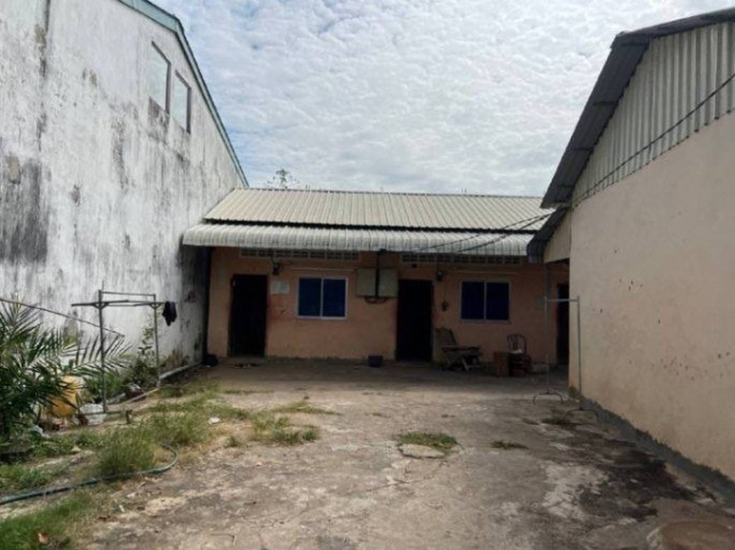719 sqm Land Size House and lot Na prodej