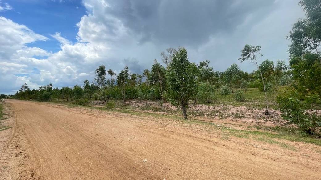 Lot Na prodej in Aoral $297,000