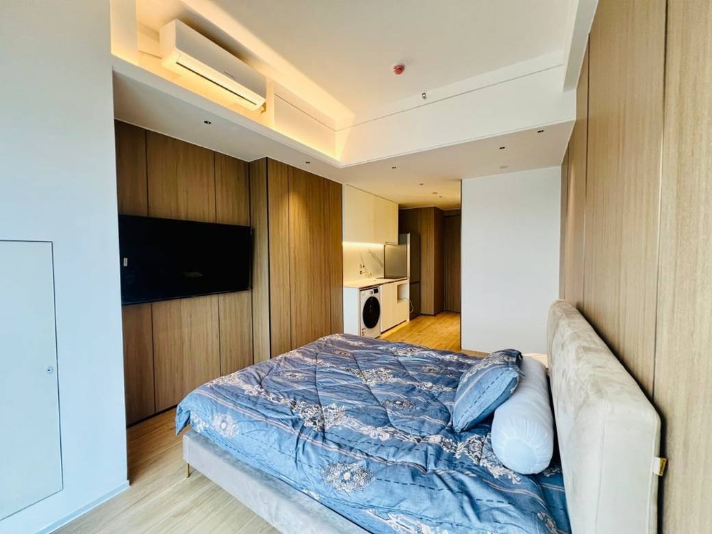 Vue Aston | $400 Condo