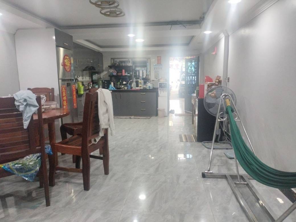 Flat House Na sprzedaż o powierzchni działki 92 m²