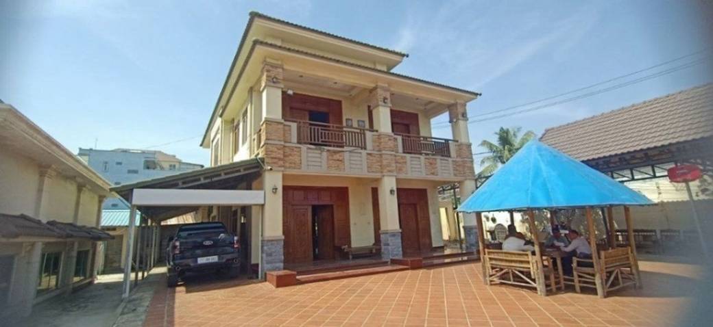 $620,000 Villa