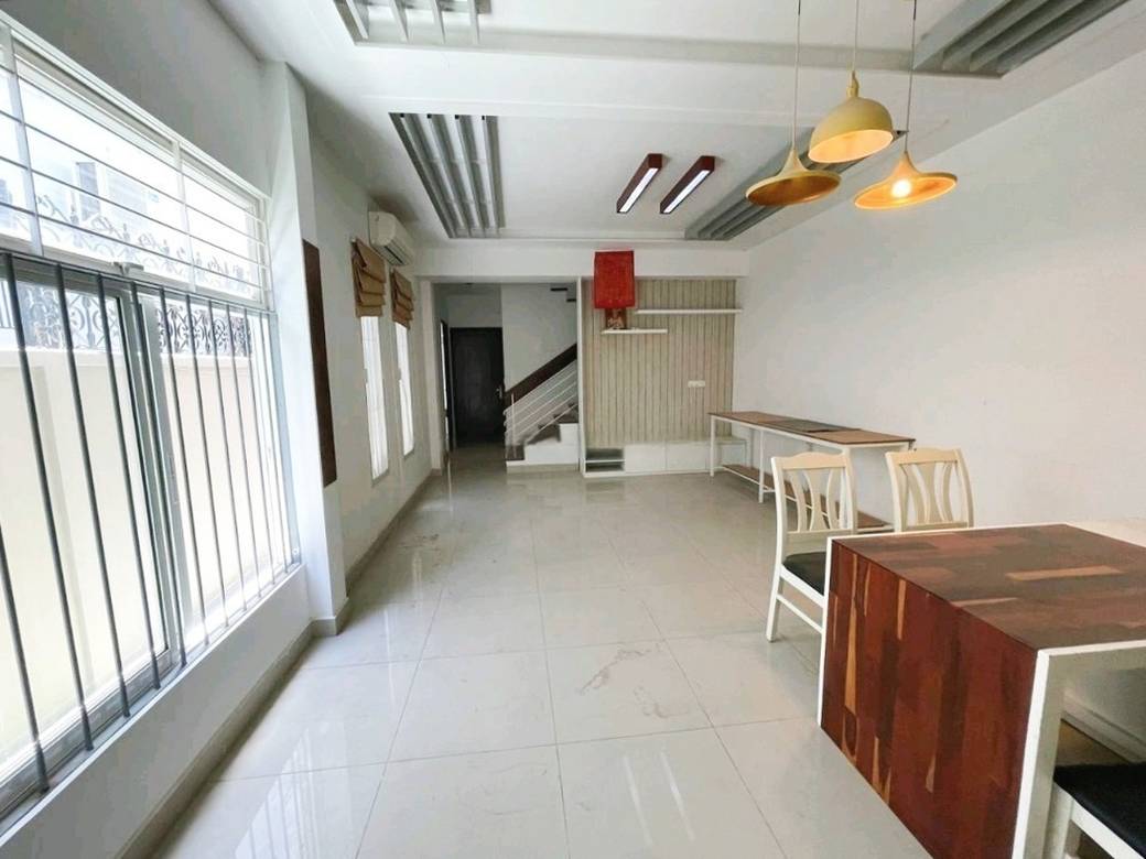 Villa For Sale in Sen Sok $160,000