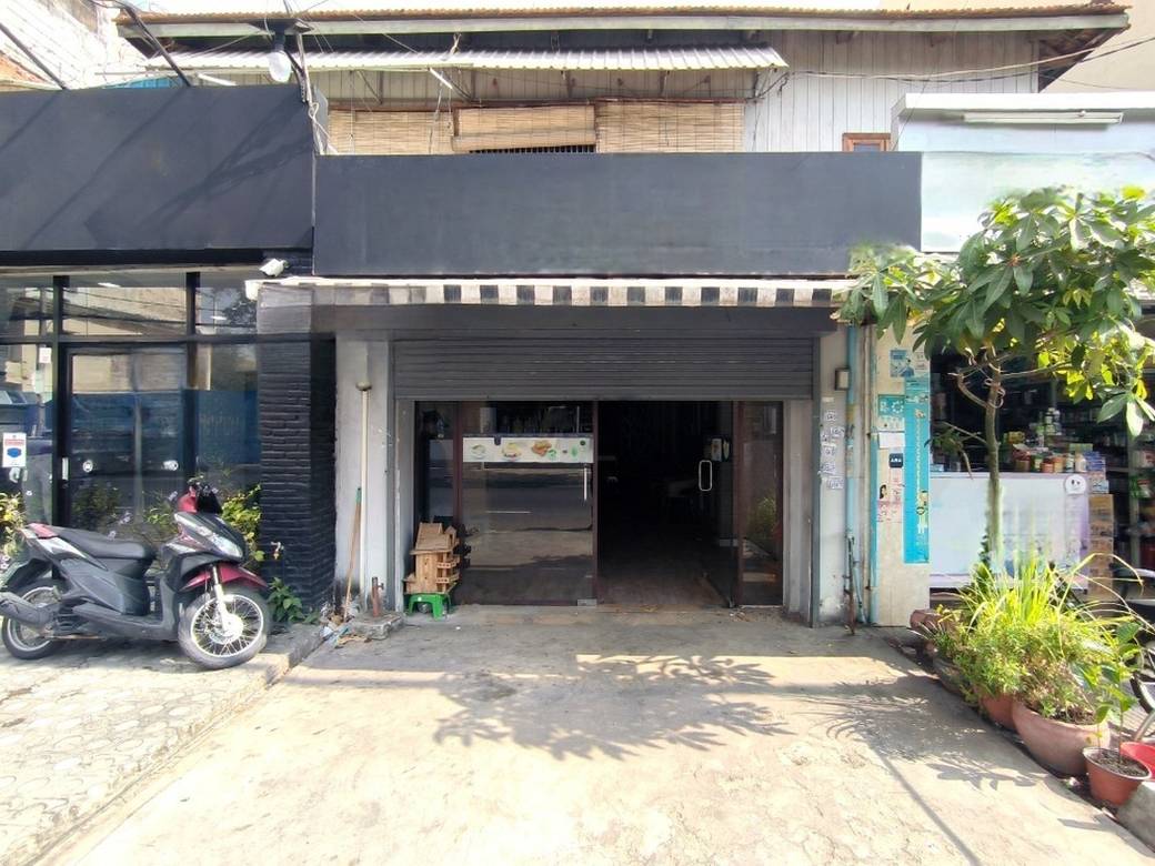 105平方米土地面积的CommercialShophouse出租