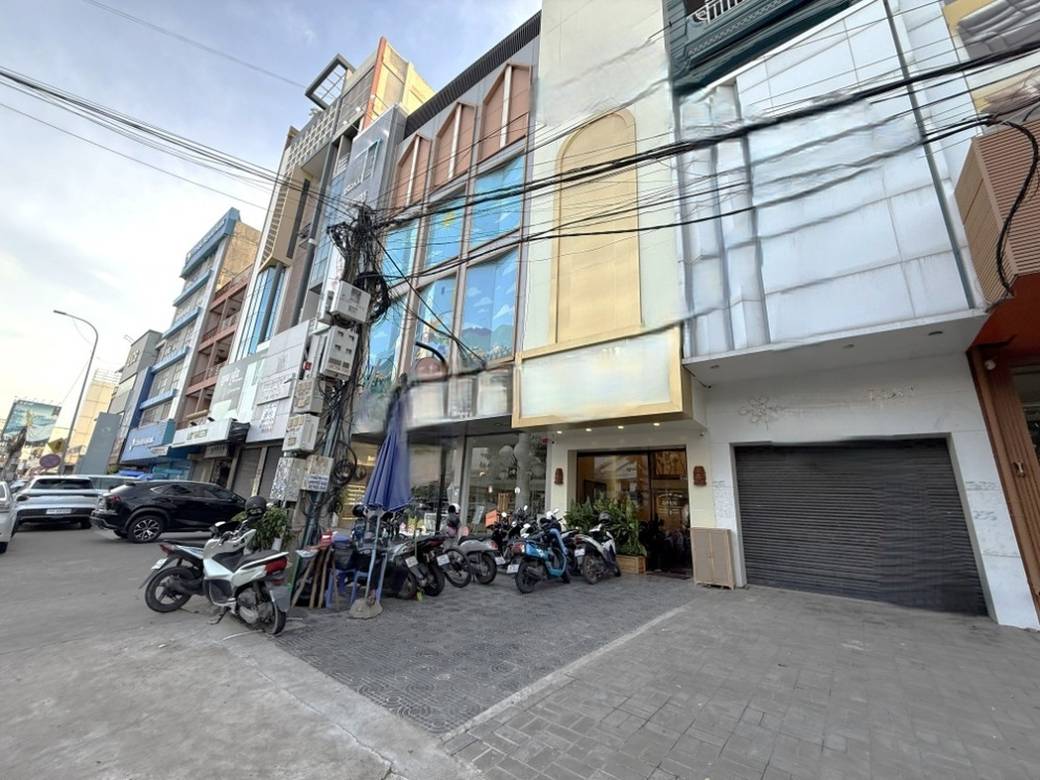 $1,900 店屋