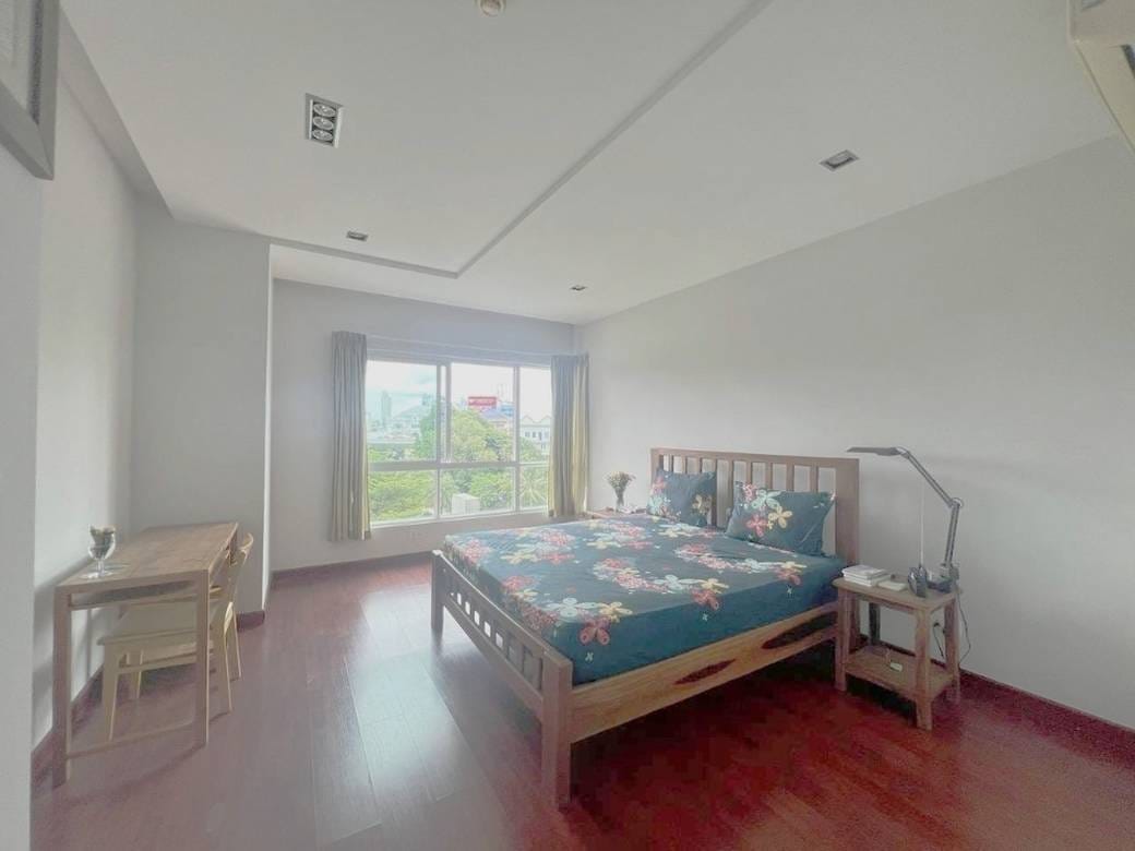 Zařízeno Condo K pronájmu