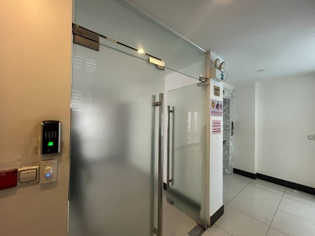 อาคารสำนักงาน สำหรับเช่า พื้นที่ใช้สอย 102 ตร.ม. ใน Toul Kork