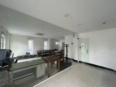 อาคารสำนักงาน สำหรับเช่า ใน Toul Kork $690