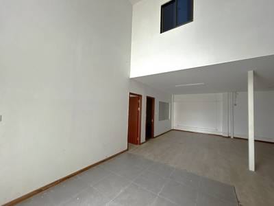 Daun Penh Склад Для Аренды in Srah Chak Daun Penh $1,600