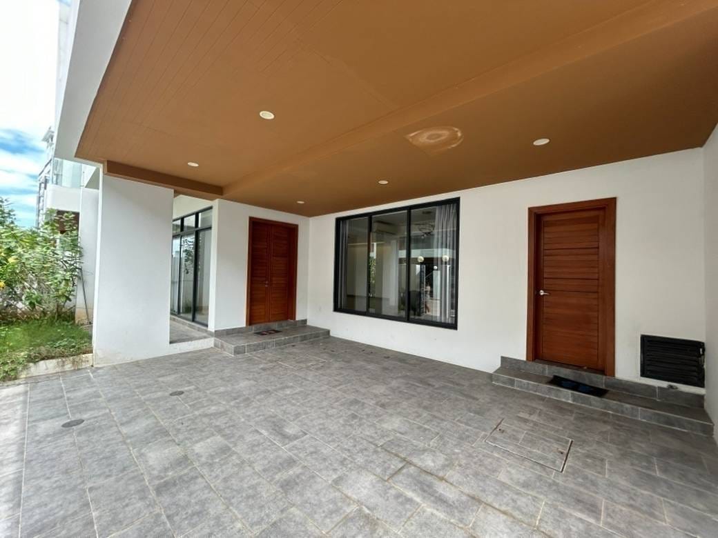 $2,800 Vila