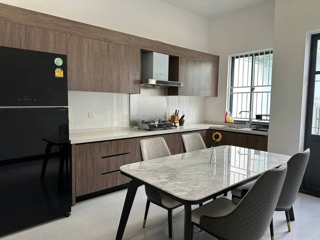 $1,000 House