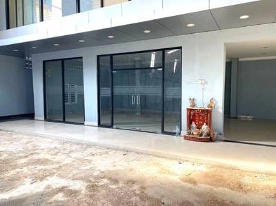 Sklad Na prodej in Chamkarmon $800,000