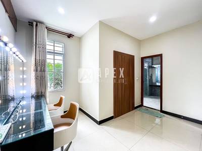 Vila K pronájmu in Phnom Penh Thmey, Sen Sok, Phnom Penh