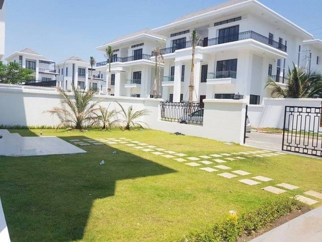 $850,000 Vila