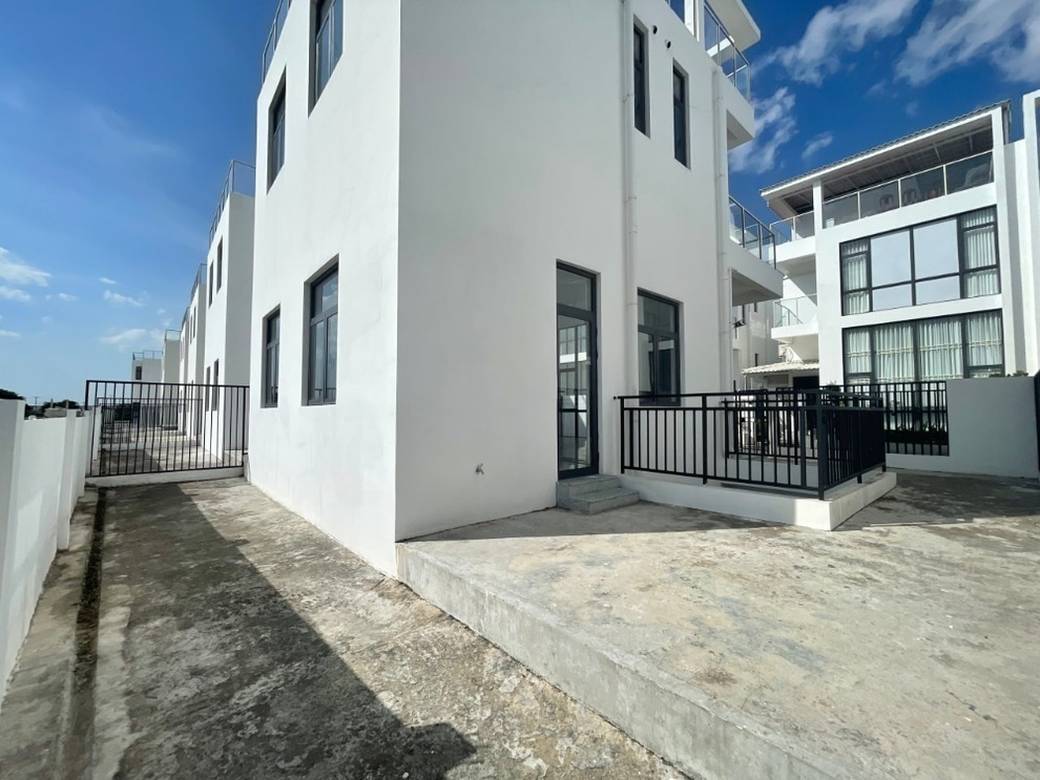 77 sqm Living Size Villa For Sale in Chroy Changvar