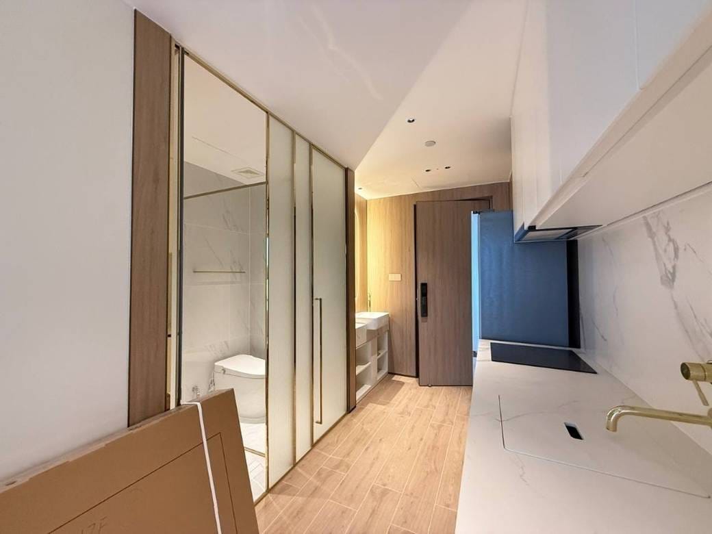 Vue Aston | $450 Condo