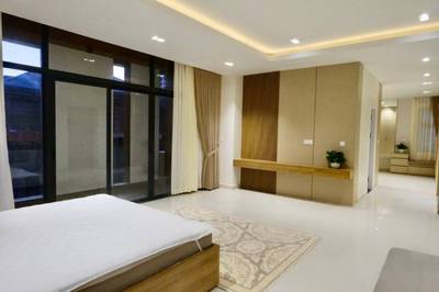$1,750,000 Vila